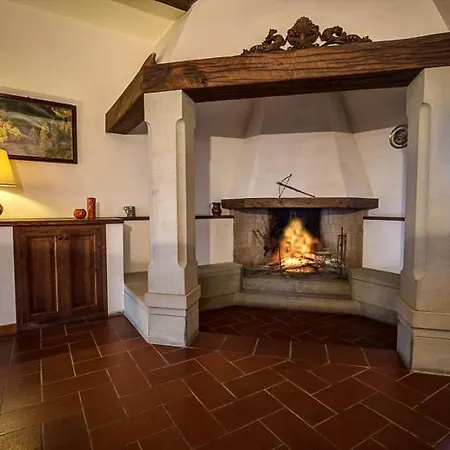 Sleeps 18 Pool Air Con Wifi